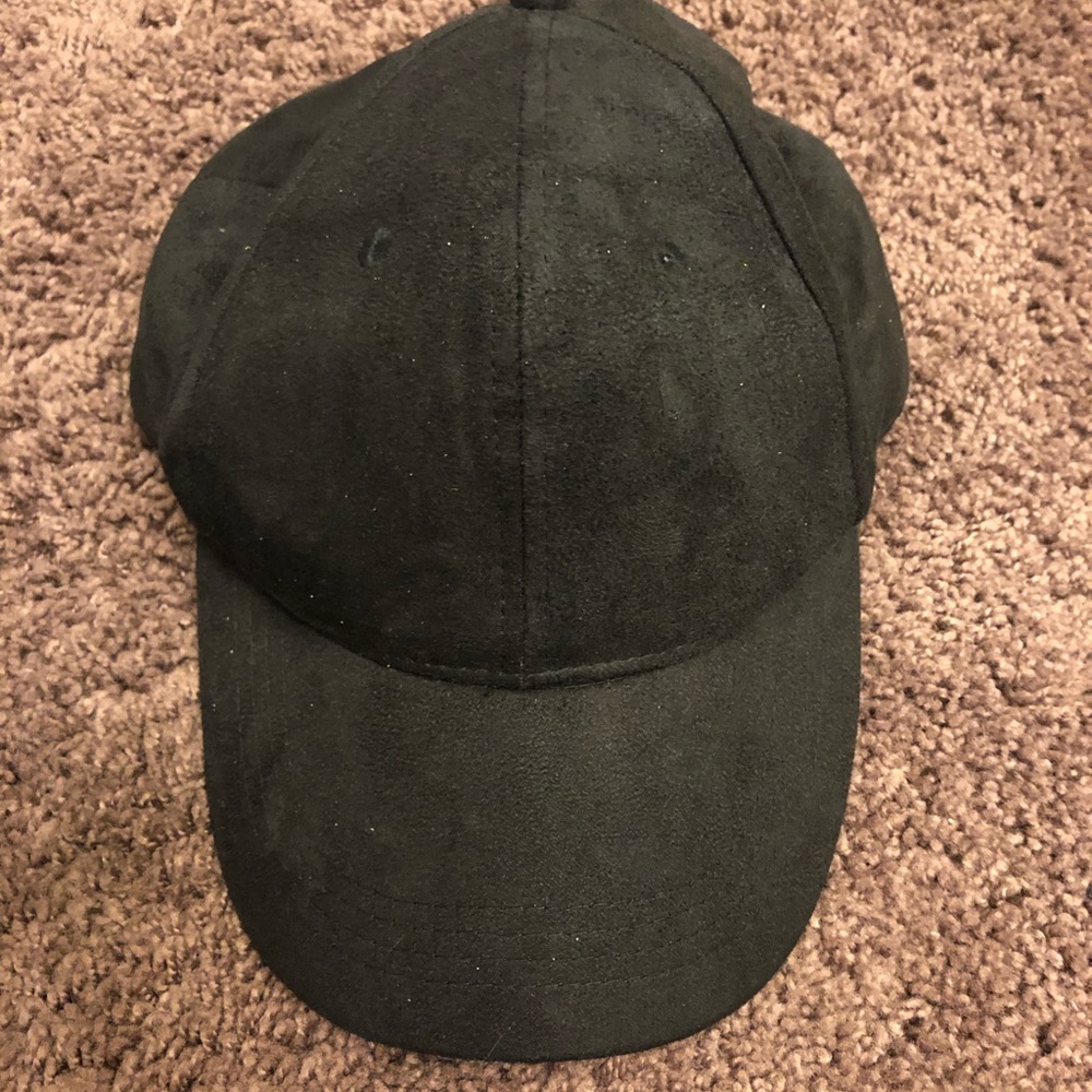 Black velvet hat